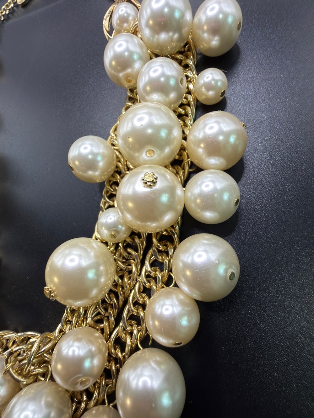 VINTAGE 1980’s ARNOLD SCAASI STATEMENT CASCADING FAUX PEARL NECKLACE Runway - Picture 3 of 9